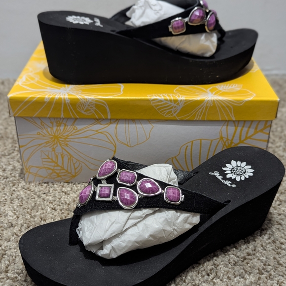 Pink and Black Beaded Flip Flops - Picture 2 of 5